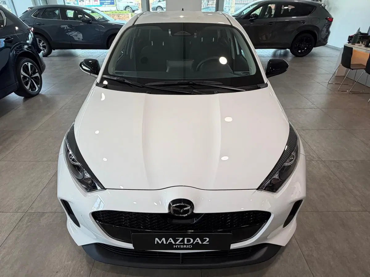 Mazda Mazda2 Hybrid nuova a Napoli (3)