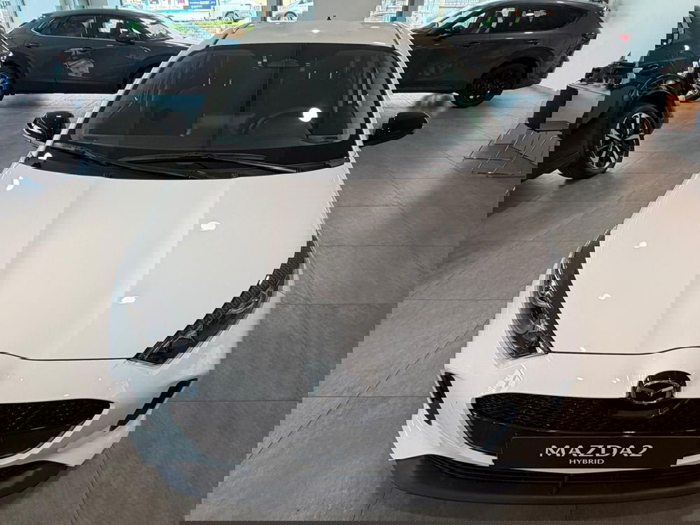 Mazda Mazda2 Hybrid nuova a Napoli (3)