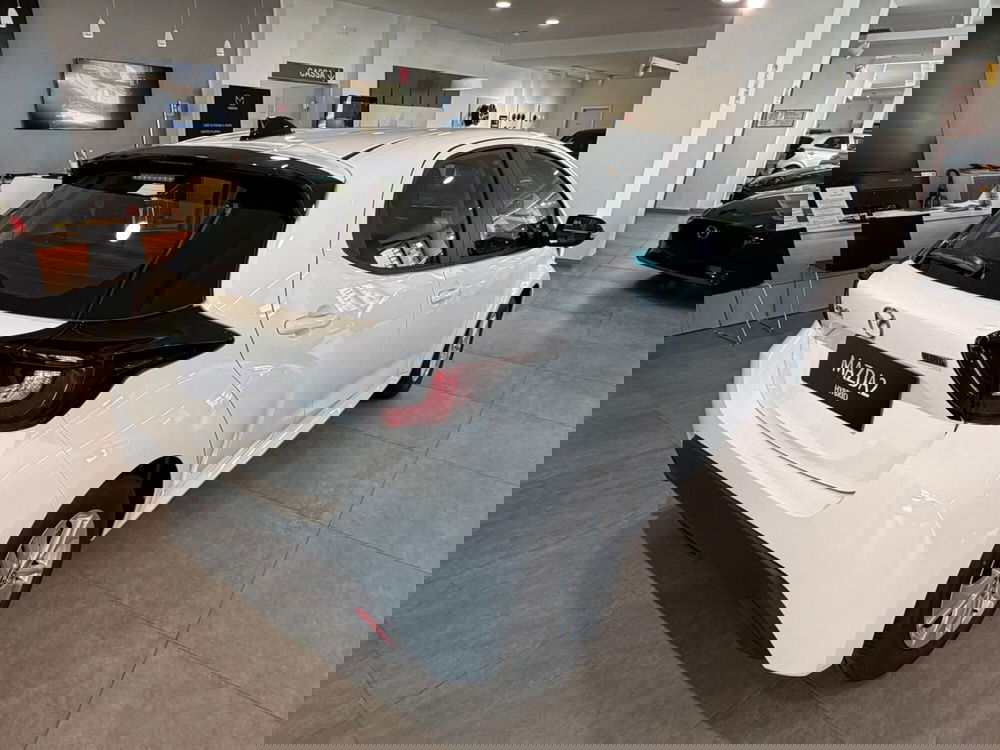 Mazda Mazda2 Hybrid nuova a Napoli (6)