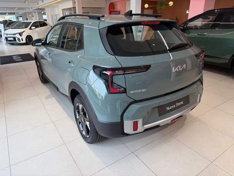 Kia Stonic nuova a Napoli (4)