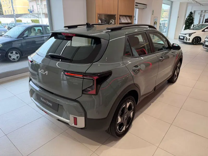 Kia Stonic nuova a Napoli (5)