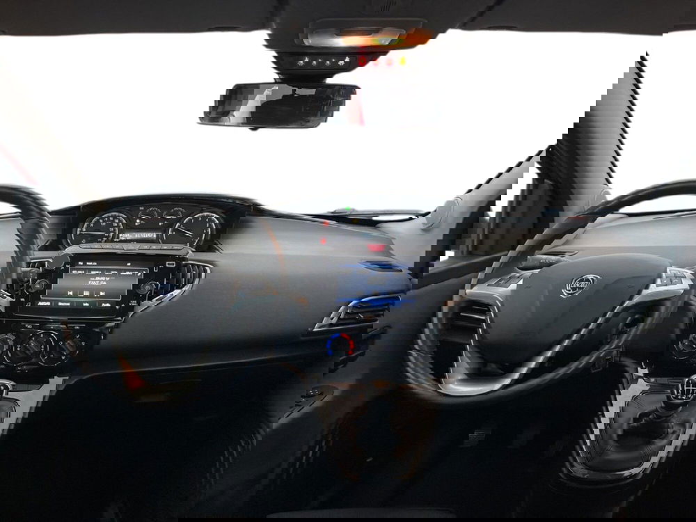 Lancia Ypsilon usata a Torino (10)