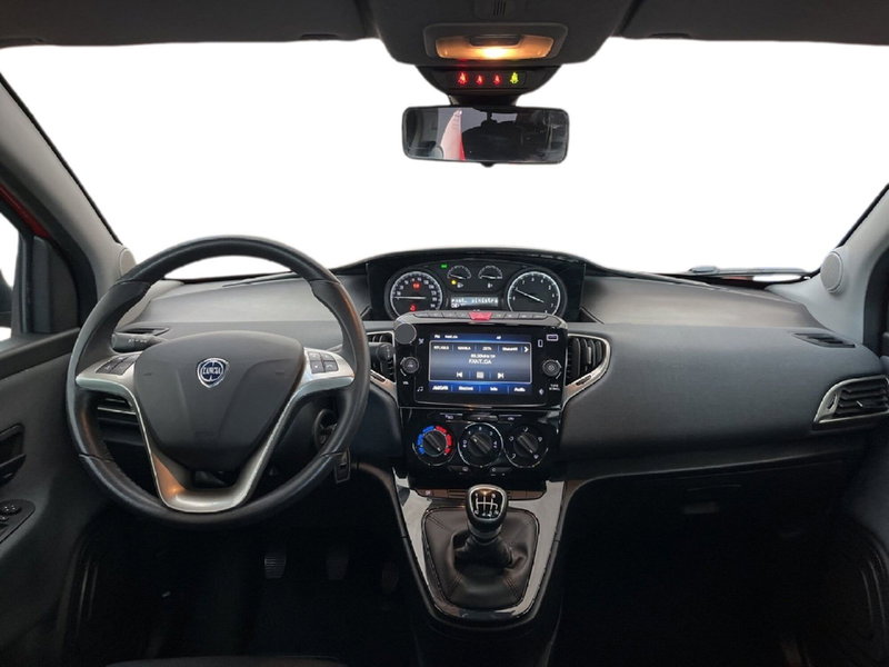 Lancia Ypsilon usata a Torino (10)