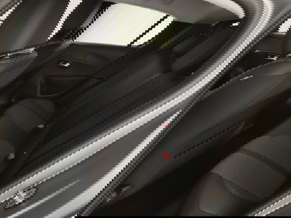 Peugeot 208 nuova a Caserta (15)