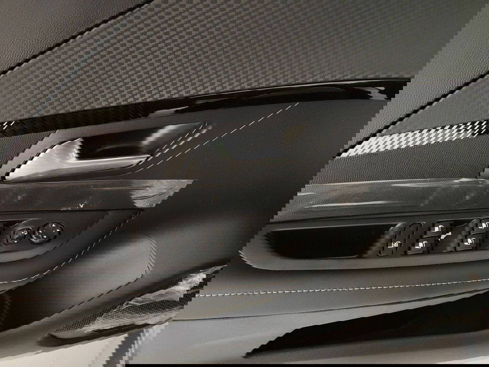 Peugeot 208 nuova a Caserta (16)