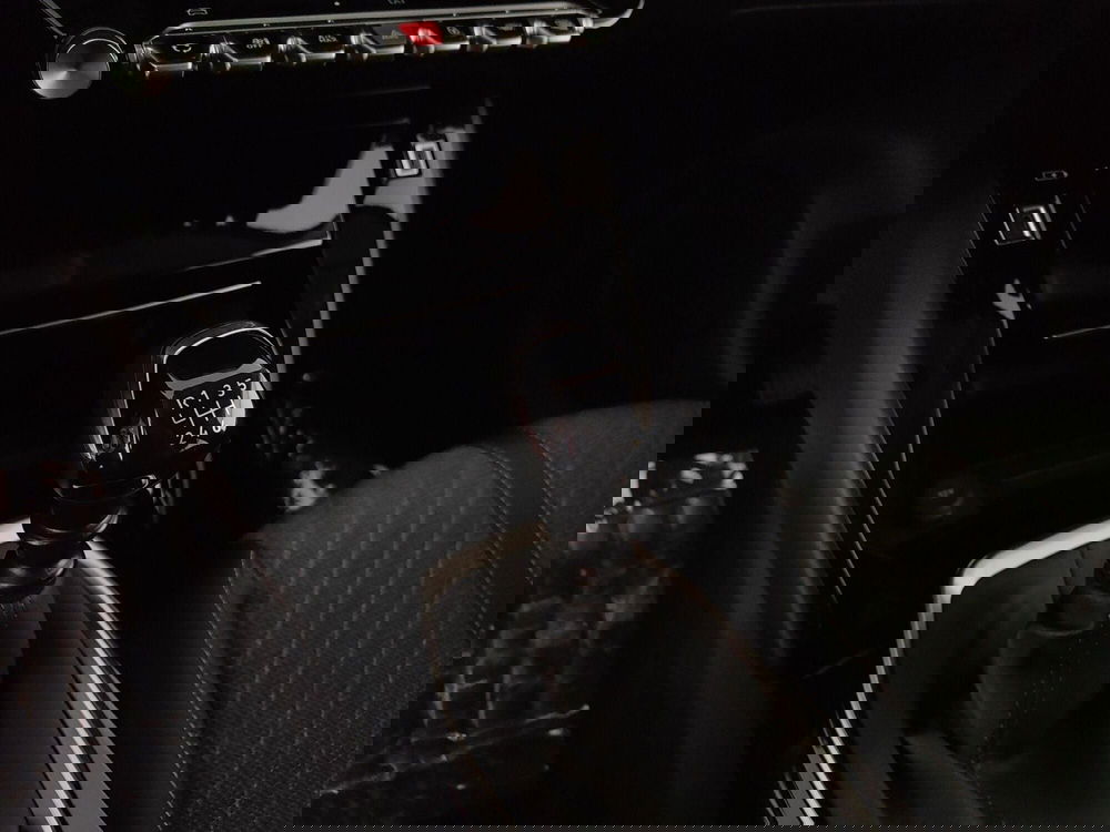 Peugeot 208 nuova a Caserta (17)