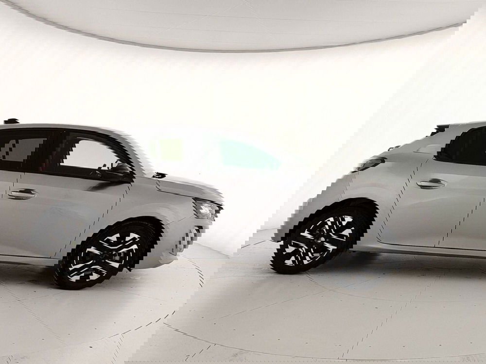 Peugeot 208 nuova a Caserta (7)