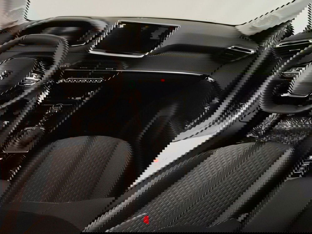 Peugeot 208 nuova a Caserta (9)