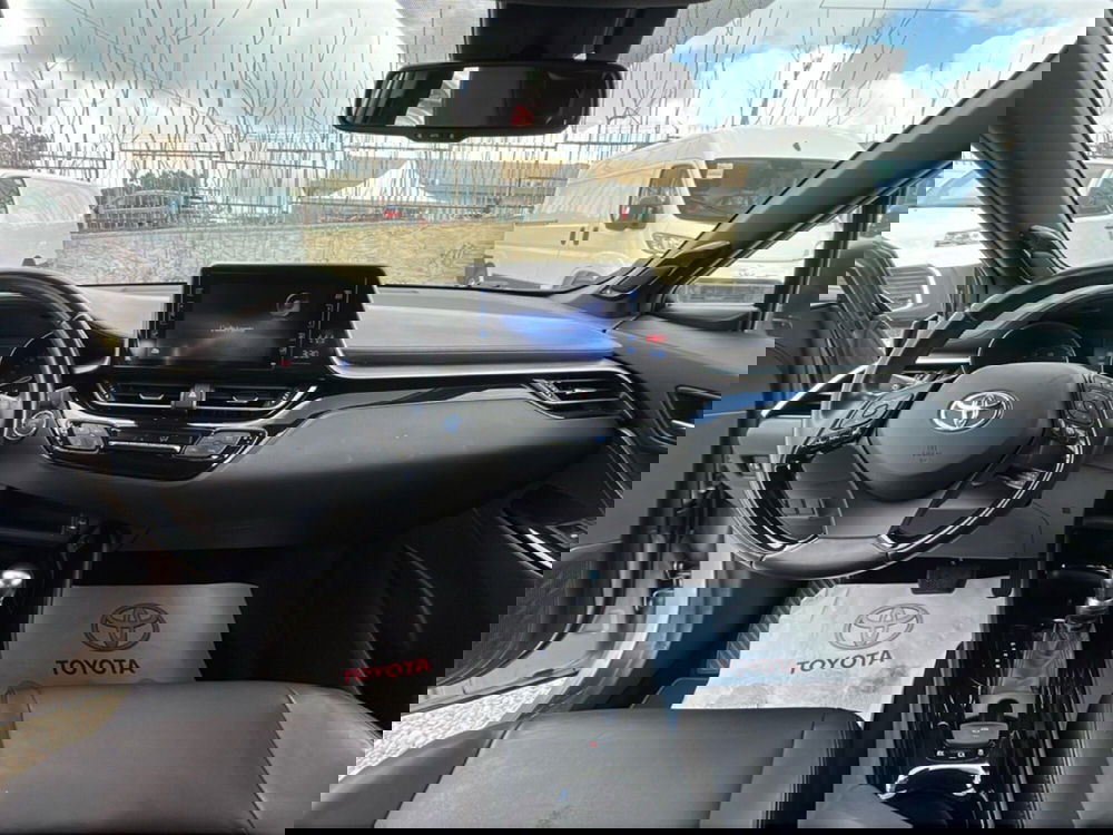 Toyota Toyota C-HR usata a Catania (10)
