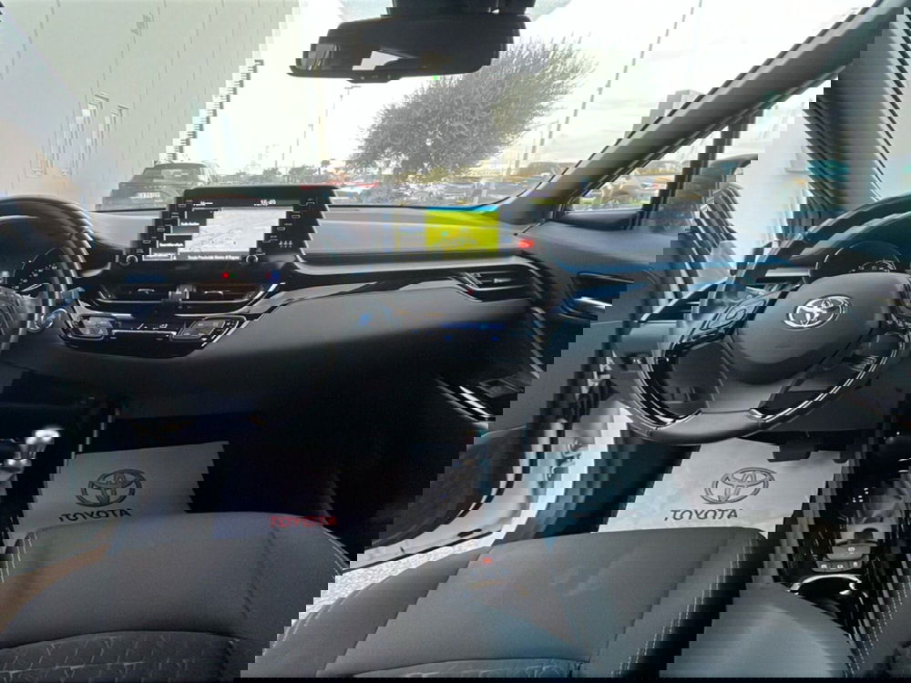 Toyota Toyota C-HR usata a Catania (10)