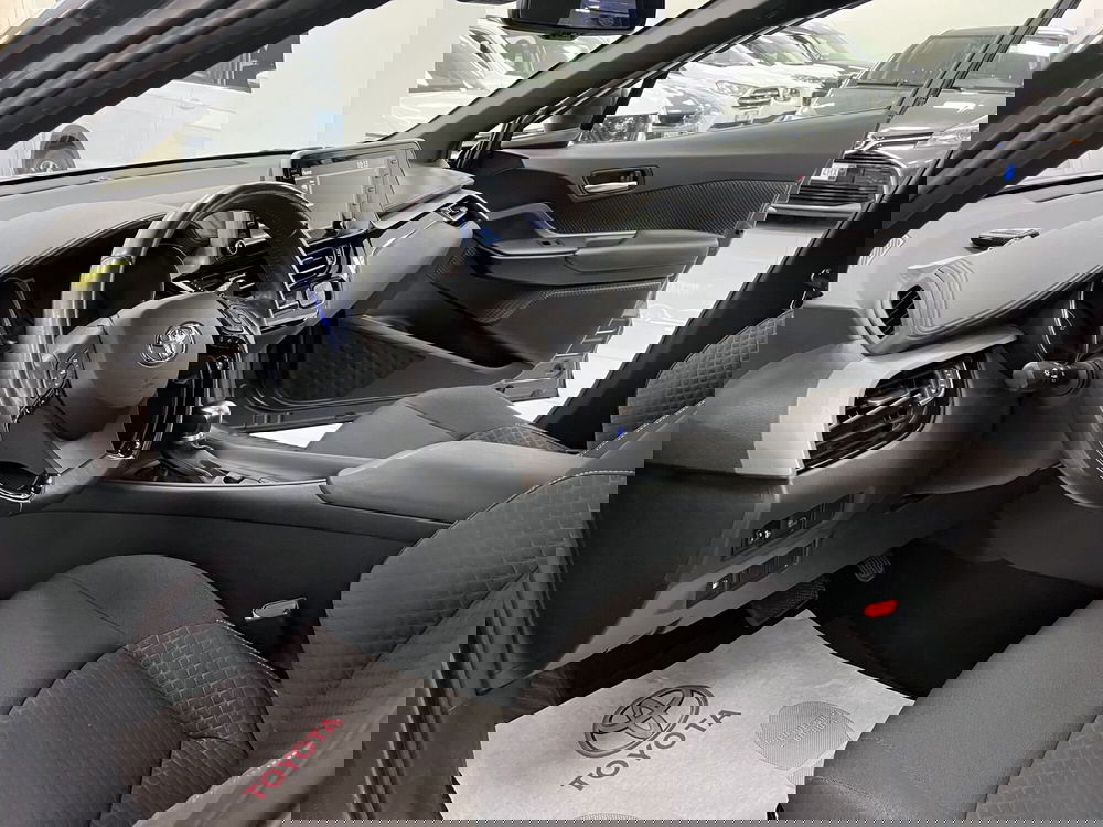 Toyota Toyota C-HR usata a Prato (7)