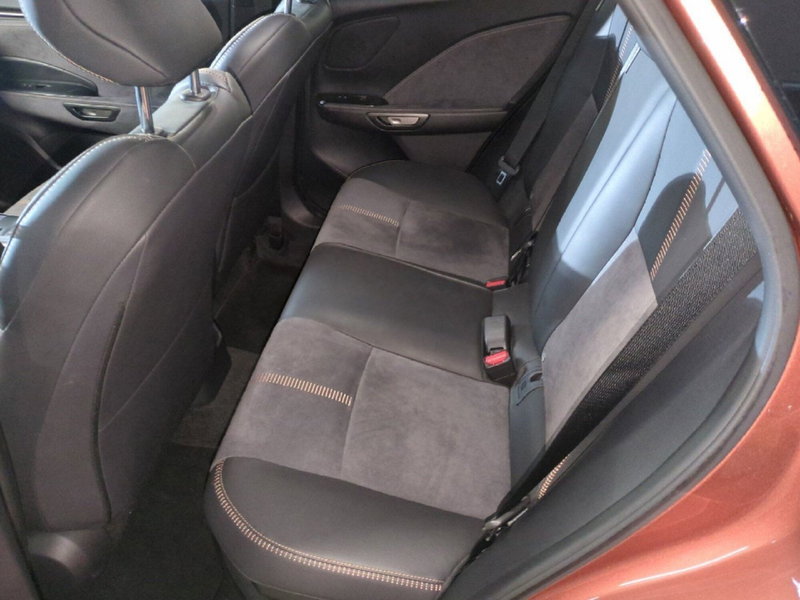 Lexus LBX usata a Milano (10)