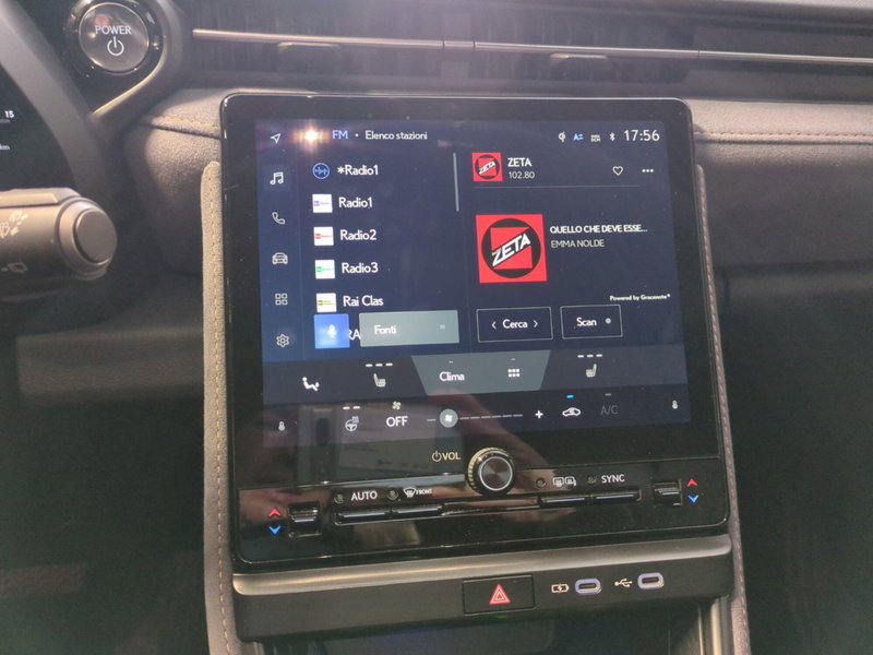 Lexus LBX usata a Milano (13)