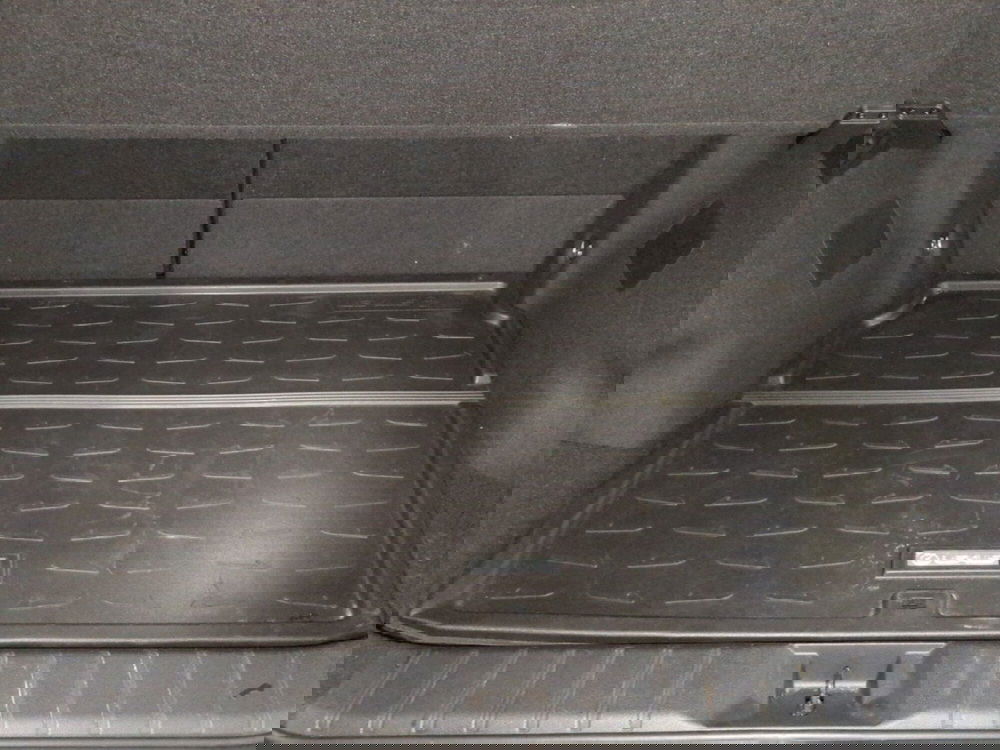 Lexus LBX usata a Milano (9)