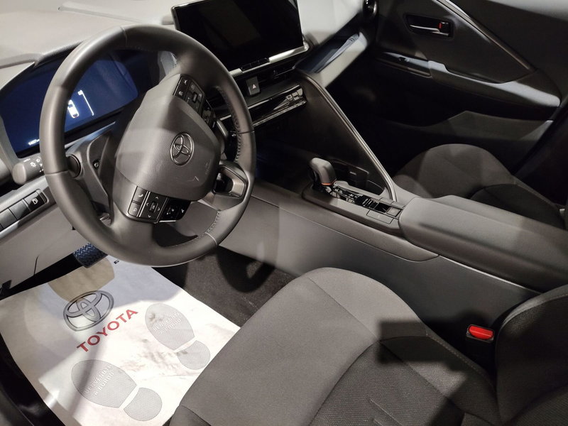 Toyota Toyota C-HR usata a Roma (12)