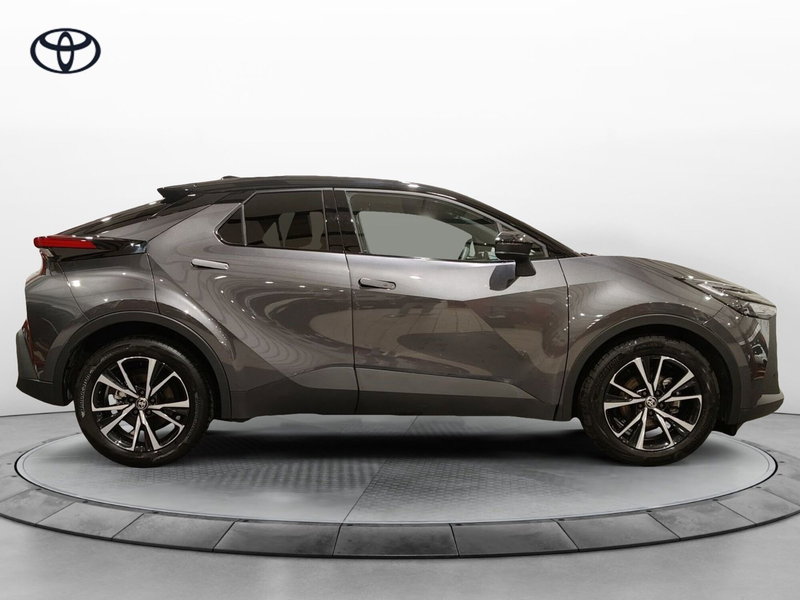 Toyota Toyota C-HR usata a Roma (17)