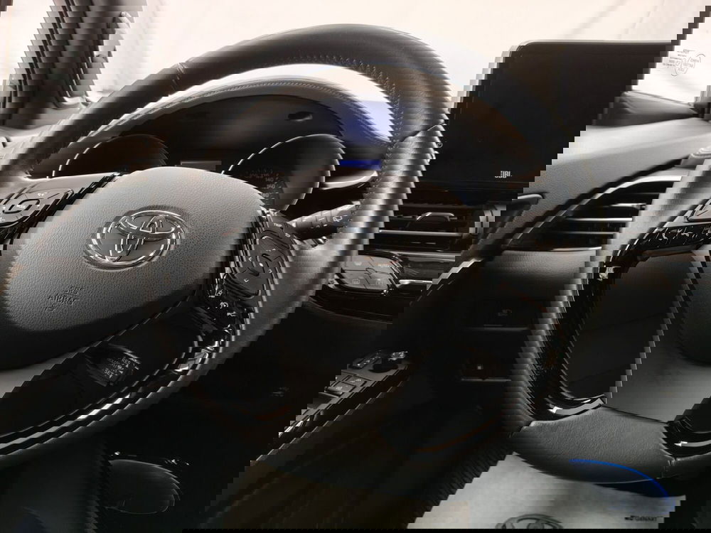 Toyota Toyota C-HR usata a Roma (11)