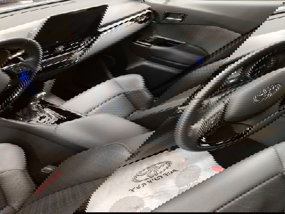 Toyota Toyota C-HR usata a Roma (12)