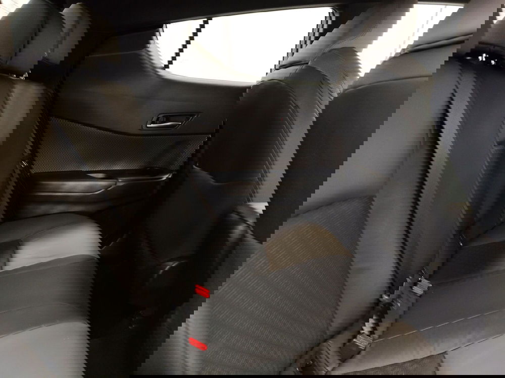 Toyota Toyota C-HR usata a Roma (8)