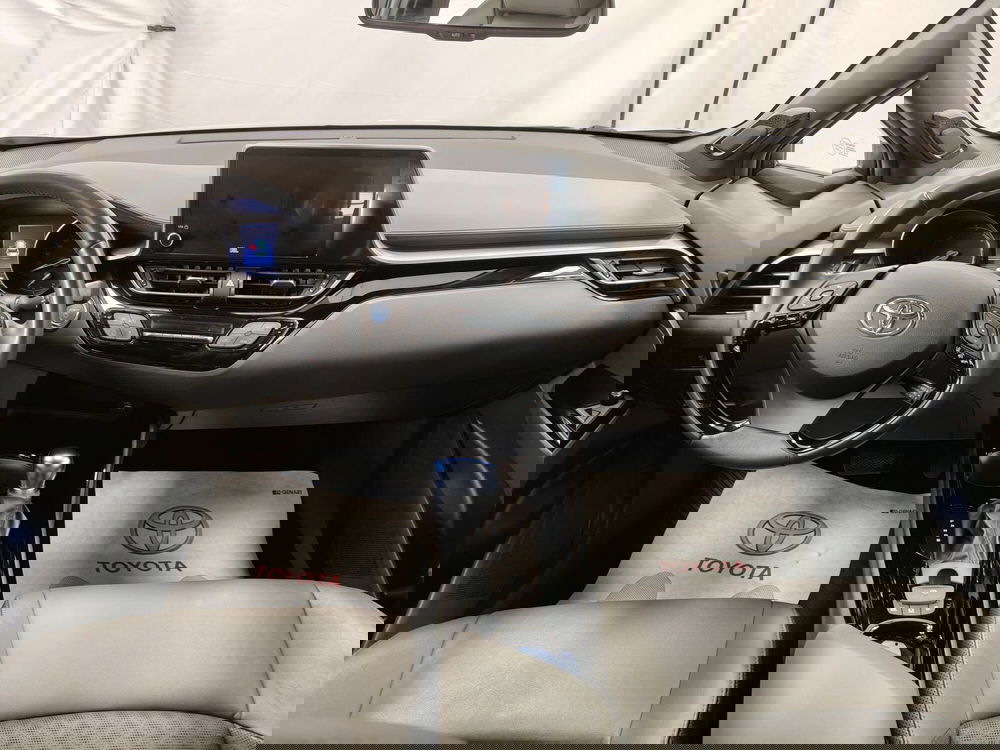 Toyota Toyota C-HR usata a Roma (9)