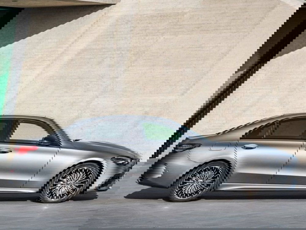 Mercedes-Benz Classe C nuova a Pisa (6)