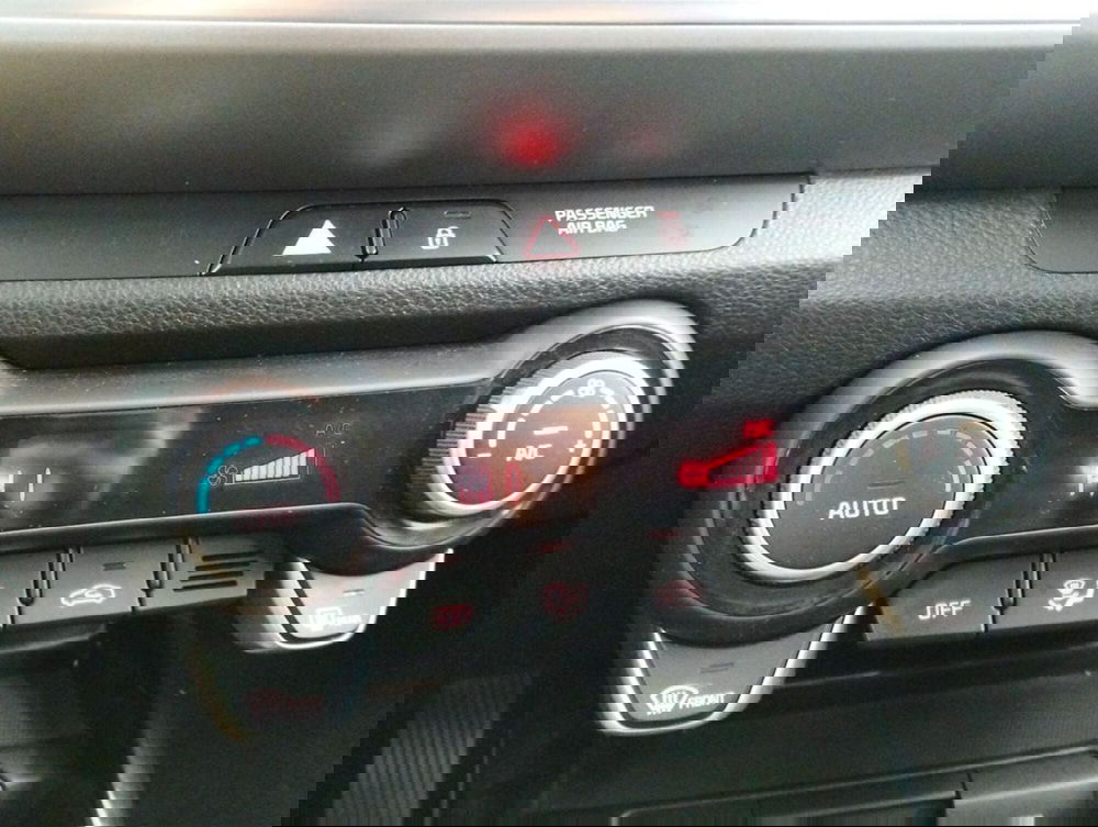 Kia Stonic usata a Como (15)