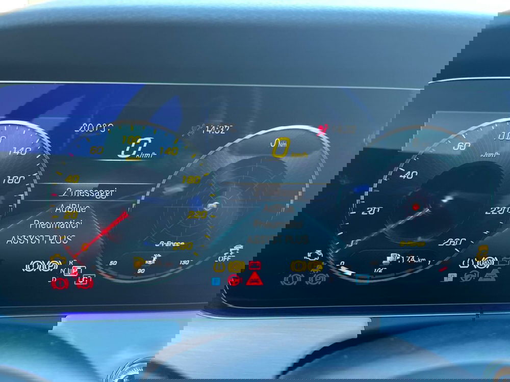 Mercedes-Benz Classe E Coupé usata a Bari (13)