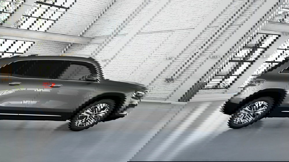 Mercedes-Benz GLB nuova a Pescara (4)