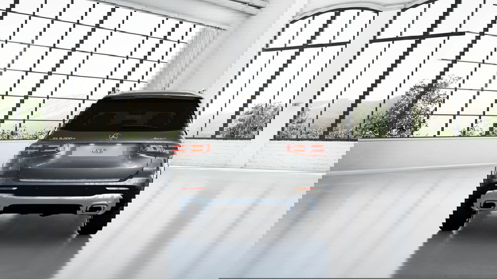 Mercedes-Benz GLB nuova a Pescara (5)