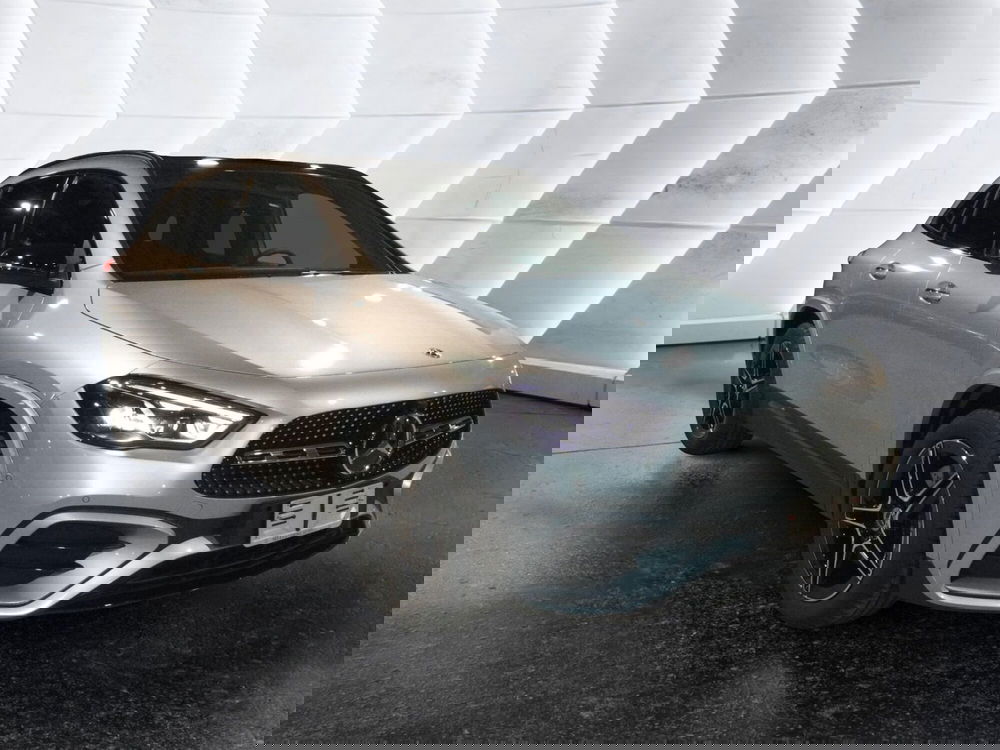 Mercedes-Benz GLA SUV nuova a Caserta (3)