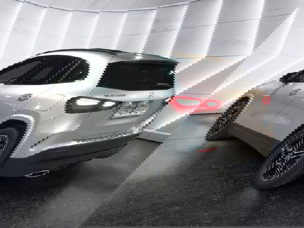 Mercedes-Benz GLA SUV nuova a Caserta (7)