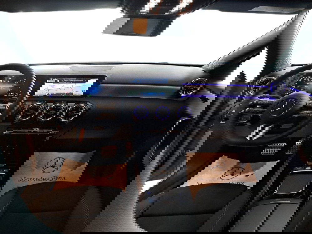 Mercedes-Benz Classe A nuova a Salerno (11)