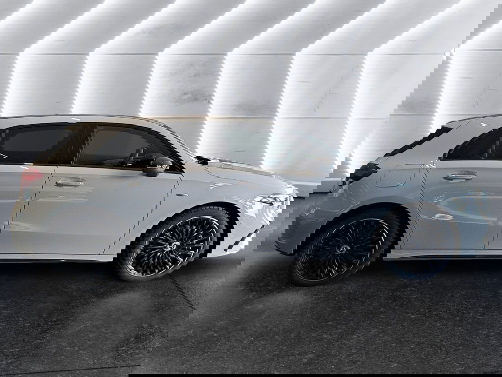 Mercedes-Benz Classe A nuova a Salerno (4)