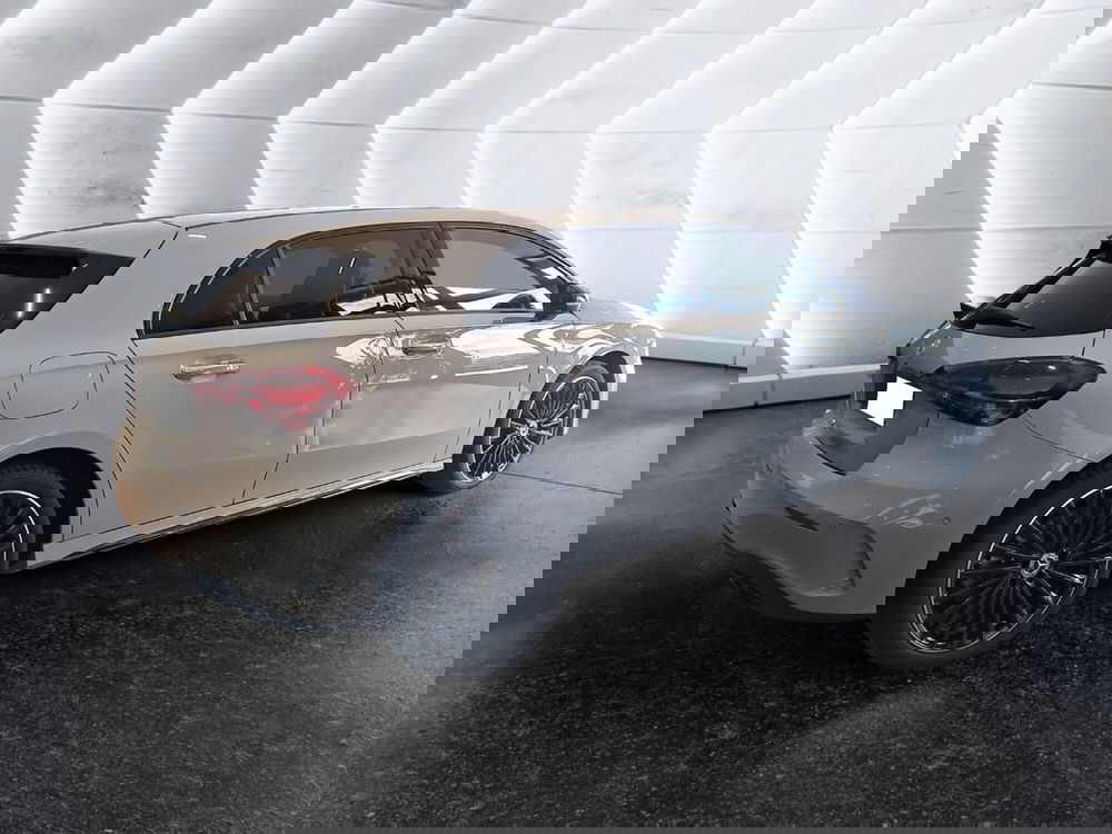 Mercedes-Benz Classe A nuova a Salerno (6)