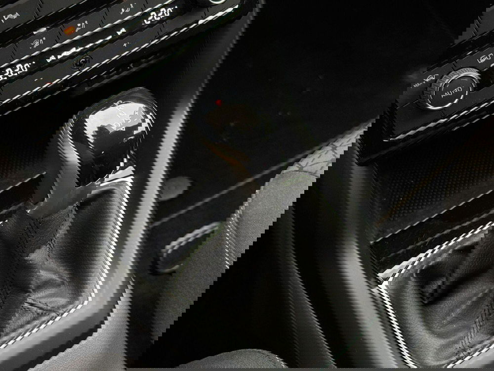 Volkswagen T-Cross usata a Pavia (18)