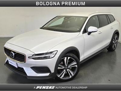 Volvo V60 Cross Country 2.0 b4 Plus awd auto del 2023 usata a Casalecchio di Reno
