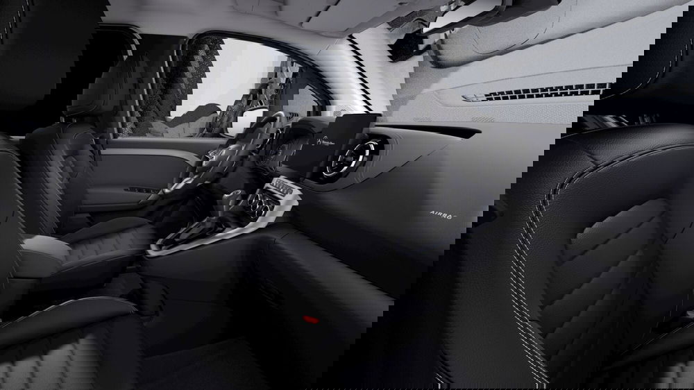 Mercedes-Benz Classe T nuova a Milano (7)