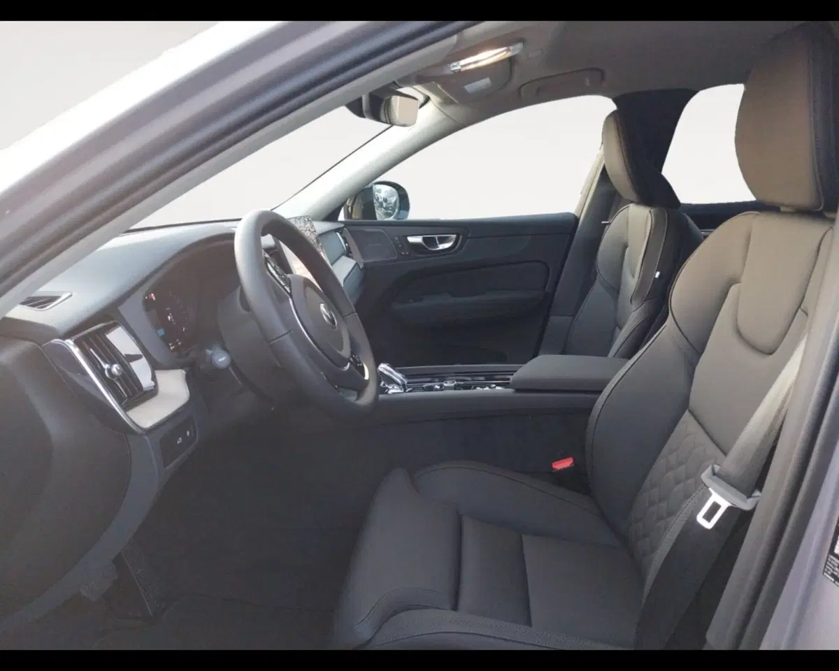 Volvo XC60 nuova a Bologna (13)