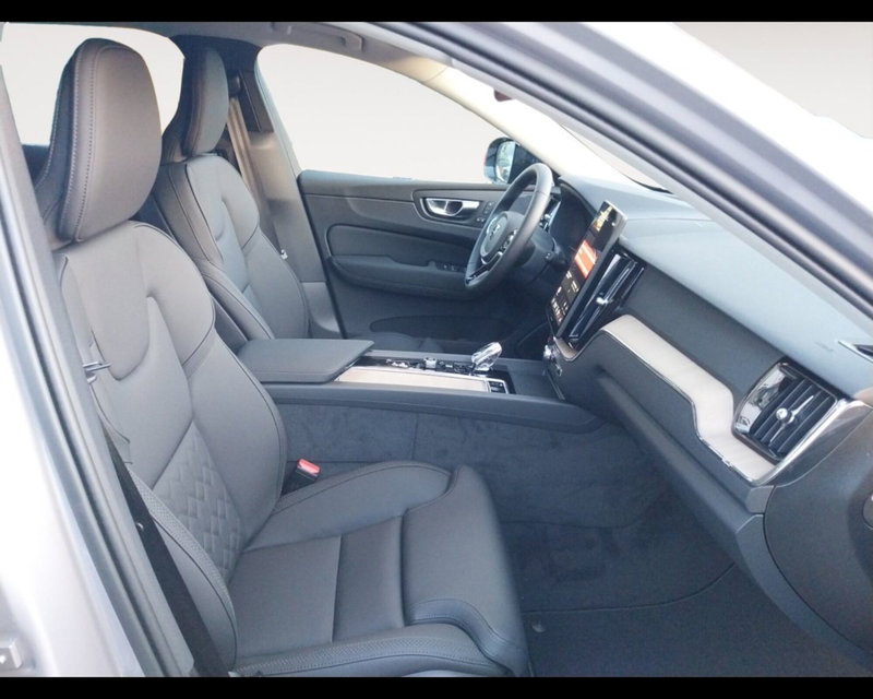 Volvo XC60 nuova a Bologna (14)