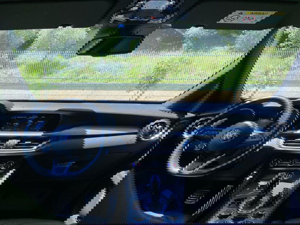 Alfa Romeo Stelvio usata a Salerno (5)
