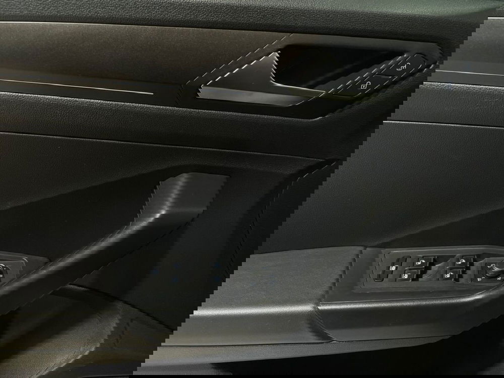 Volkswagen T-Roc usata a Pistoia (18)