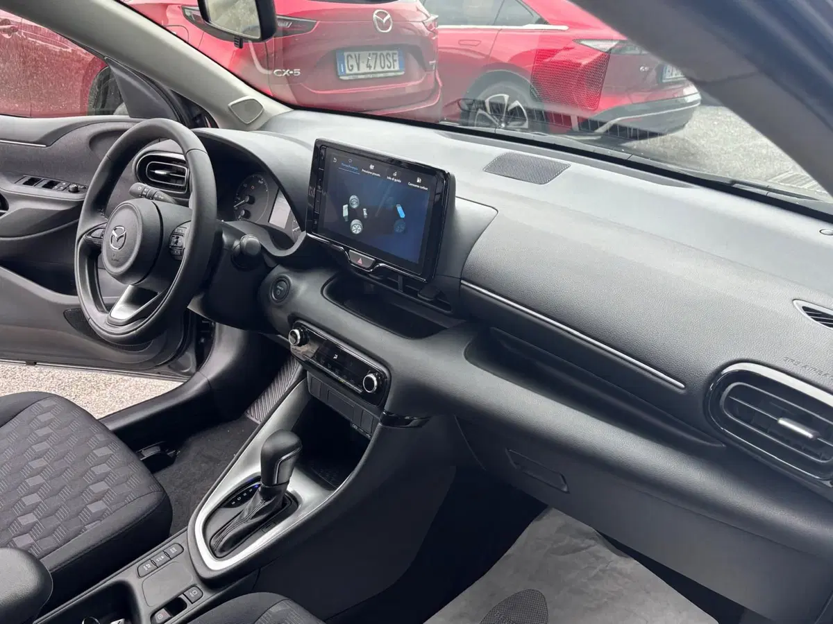 Mazda Mazda2 Hybrid nuova a Frosinone (10)