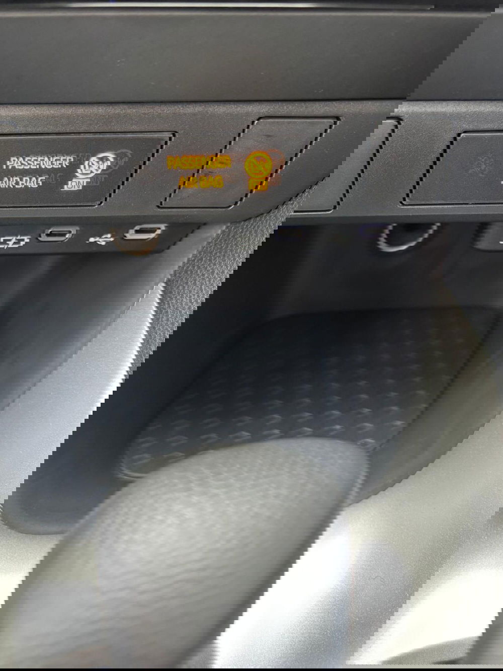 Mazda Mazda2 Hybrid nuova a Frosinone (14)