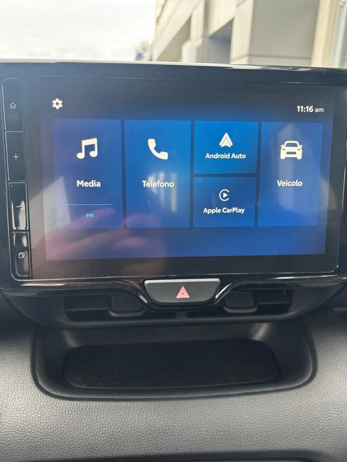 Mazda Mazda2 Hybrid nuova a Frosinone (17)