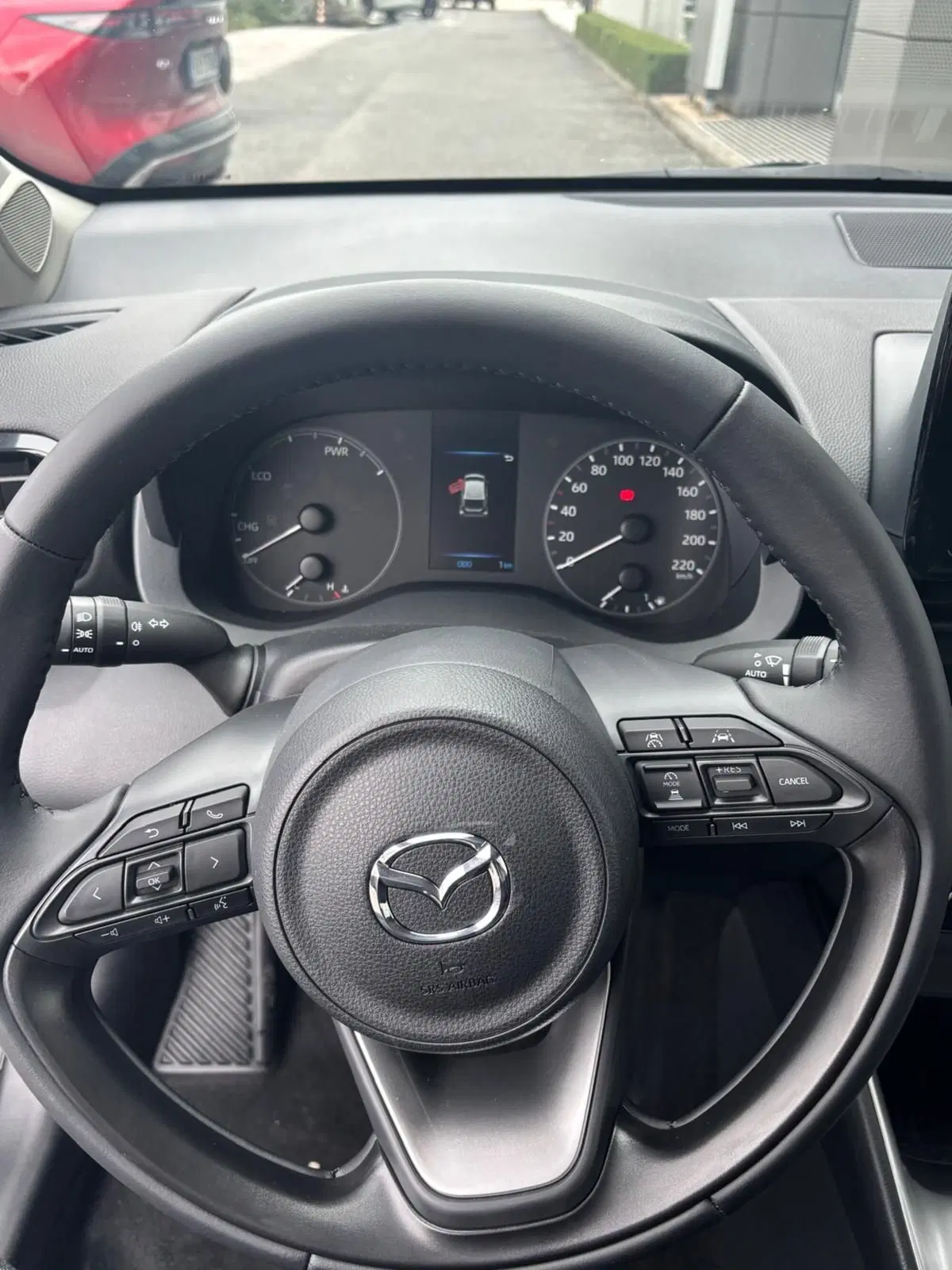 Mazda Mazda2 Hybrid nuova a Frosinone (18)
