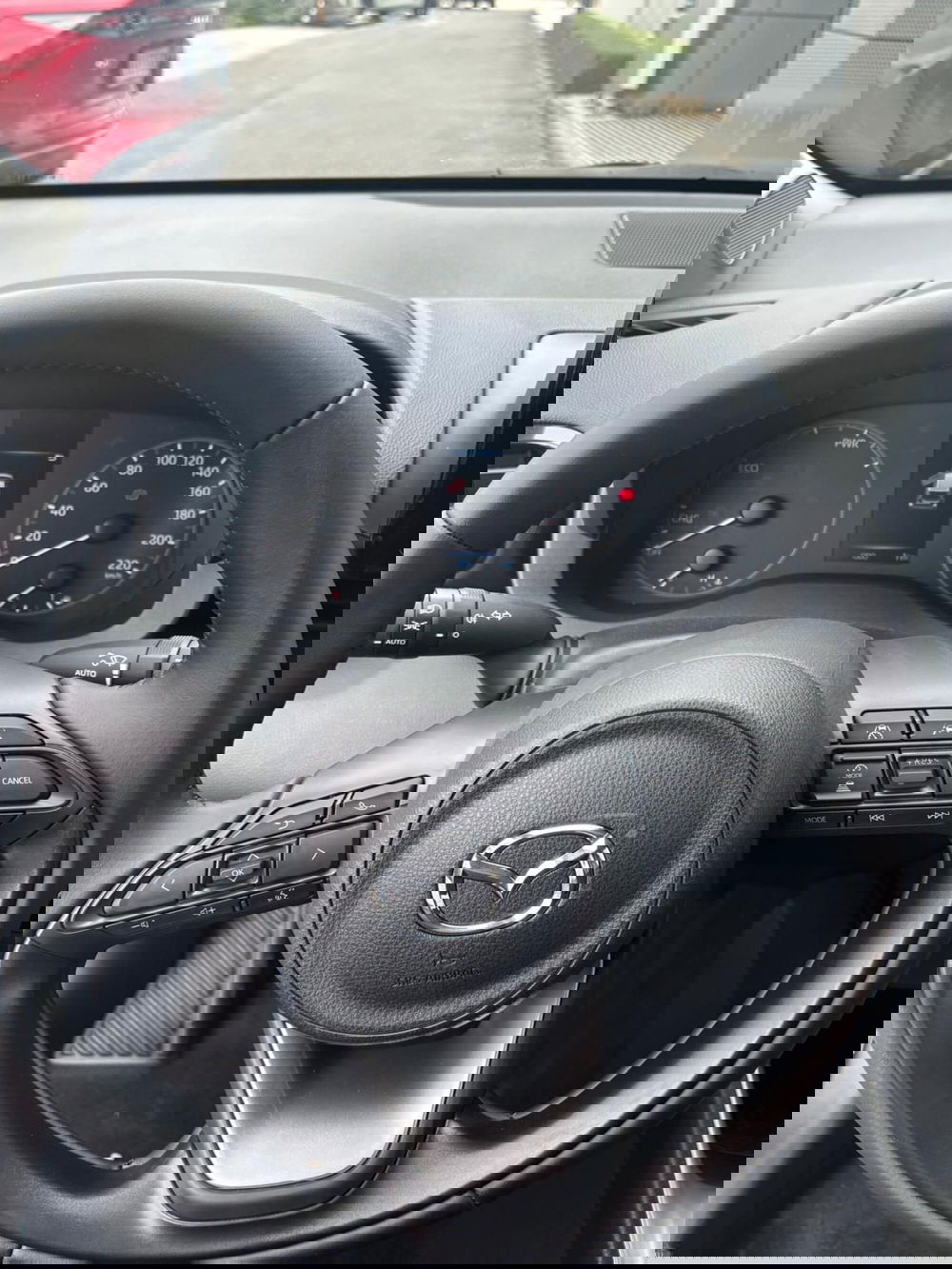 Mazda Mazda2 Hybrid nuova a Frosinone (18)