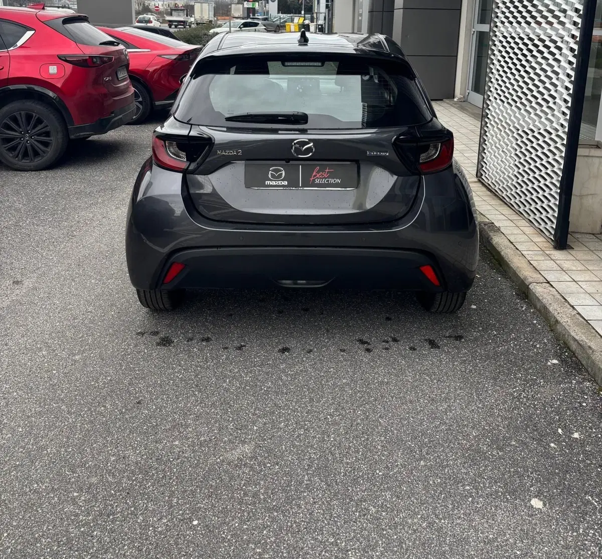 Mazda Mazda2 Hybrid nuova a Frosinone (7)