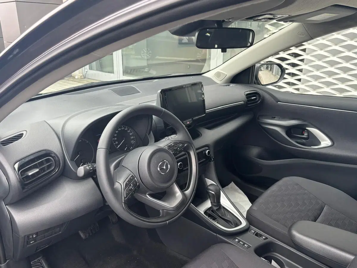 Mazda Mazda2 Hybrid nuova a Frosinone (8)