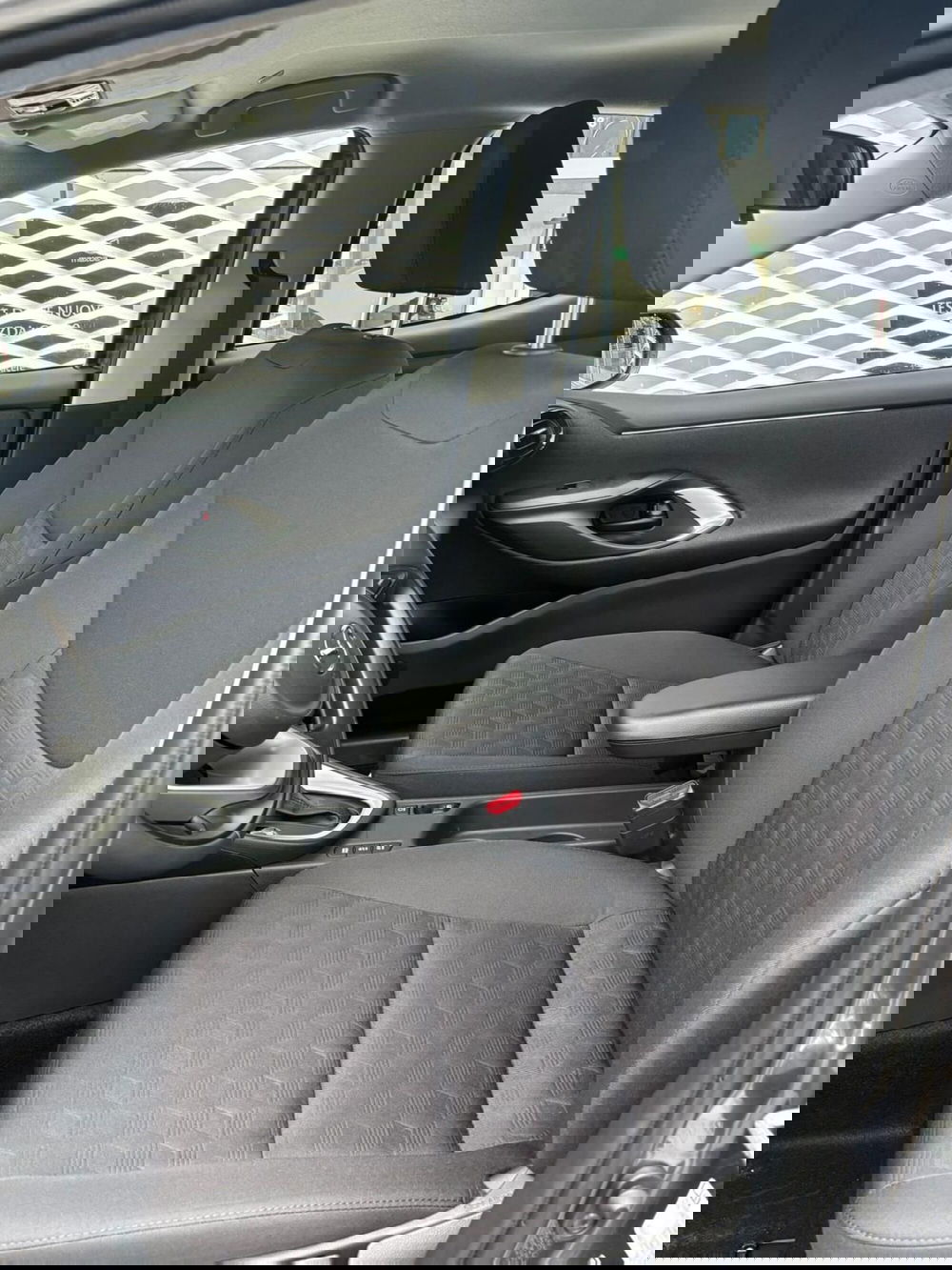 Mazda Mazda2 Hybrid nuova a Frosinone (9)