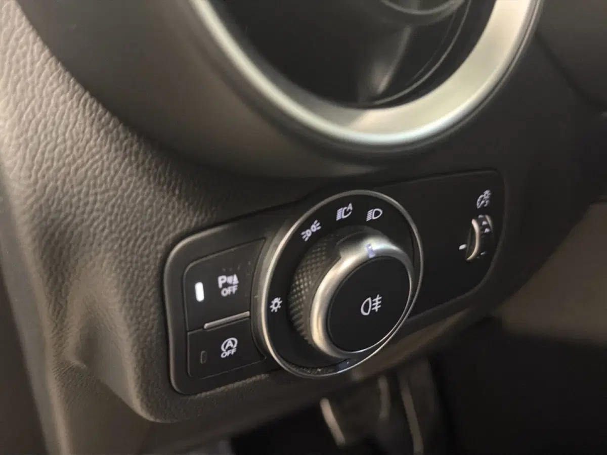 Alfa Romeo Stelvio nuova a Palermo (10)